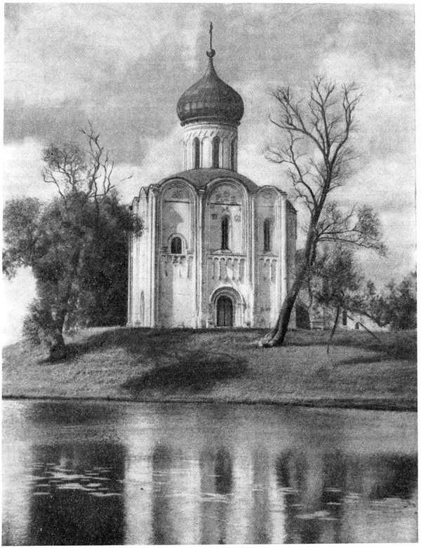 Церковь Покрова на Нерли. Общий вид с юга