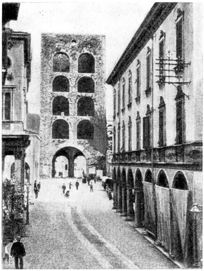 Комо. Городская башня, 1192 г.