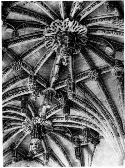 Замковые камни