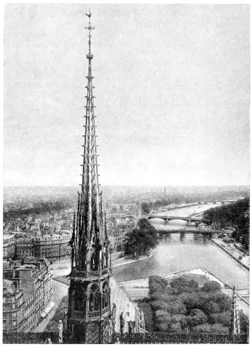 Париж. Собор Парижской богоматери. Шпиль башни над средокрестием