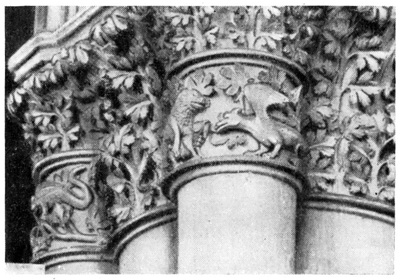 Реймс. Собор. Капитель устоев среднего нефа