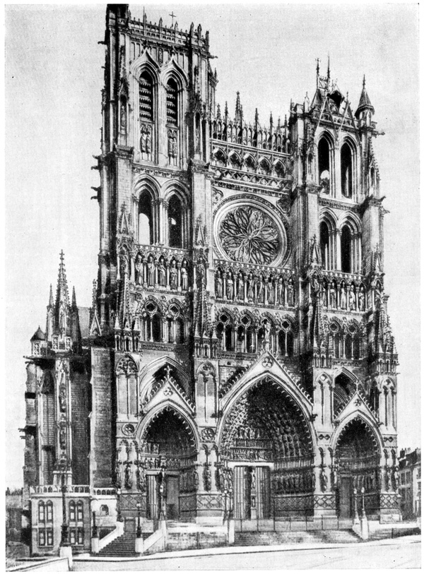 Амьен. Собор, 1220—1269 гг. Вид с запада (верхняя часть XIV в.)