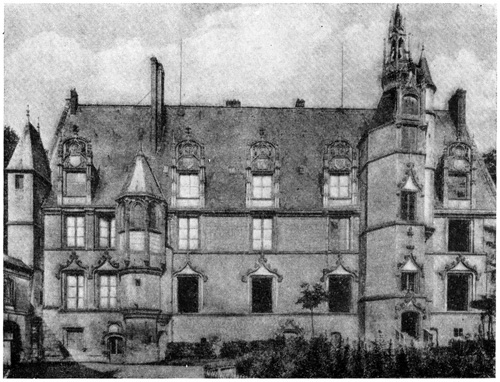 Бовэ. Епископский дворец, начало XVI в.